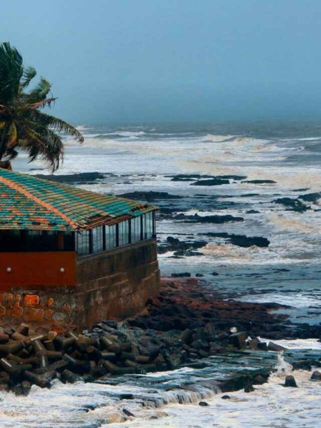 Anjuna-Beach-North-Goa-1024x638